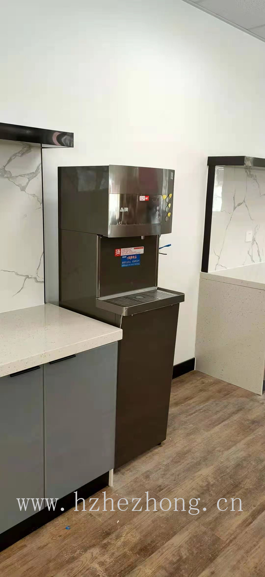 Yadeke Group uses ACUO brand water dispenser
